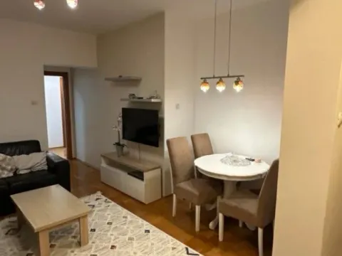 Izdavanje, dvosoban stan, 66m², Centar, Podgorica - image 1