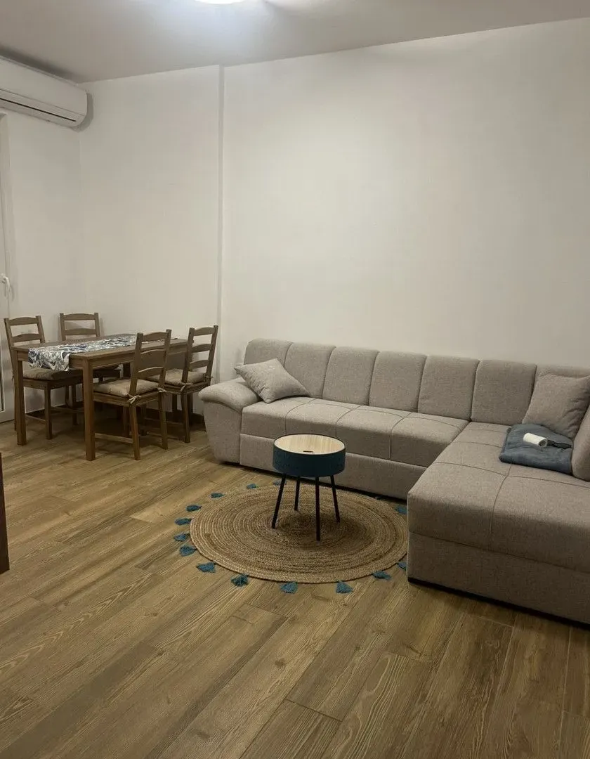 Izdavanje, dvosoban stan, 68m², Centar, Podgorica