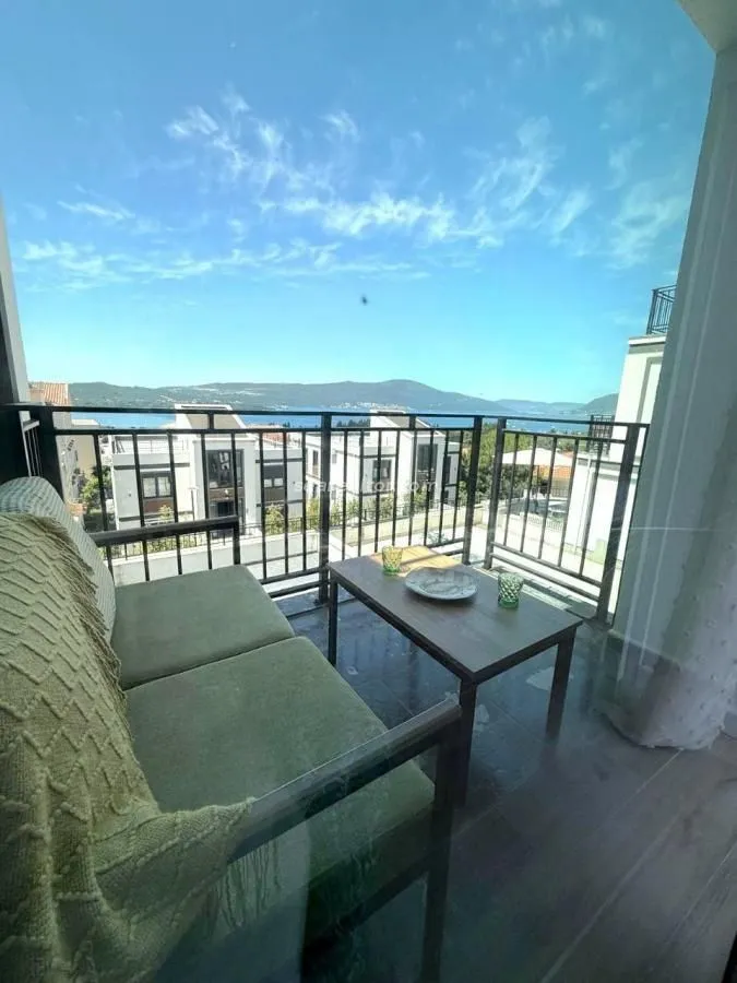 Prodaja, dvosoban stan, 70m², Tivat, Crna Gora