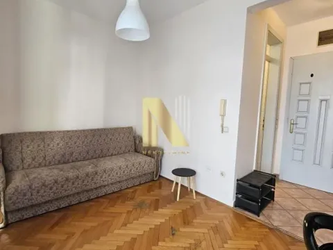 Izdavanje, garsonjera, 16m², Socijalno, Novi Sad Sve Podlokacije - image 5