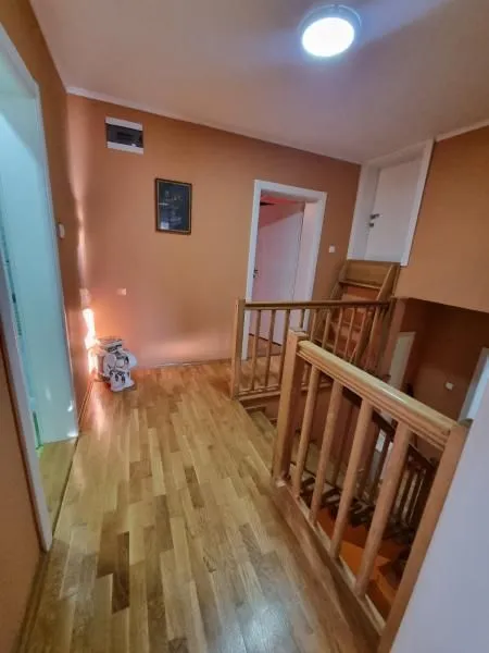Prodaja, kuća, 160m², Sremska Kamenica, Petrovaradin