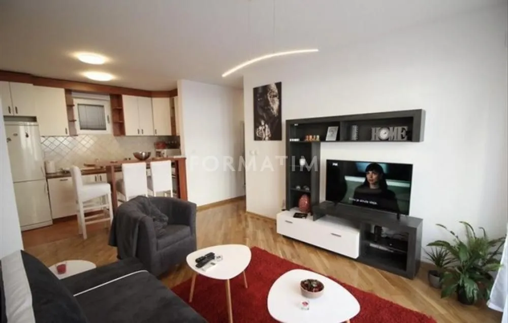 Izdavanje, dvosoban stan, 45m², Crveni Krst, Beograd