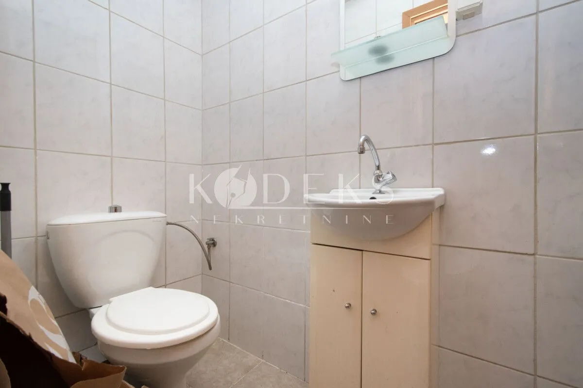 Izdavanje, dvosoban stan, 66m², Blok 9, Podgorica