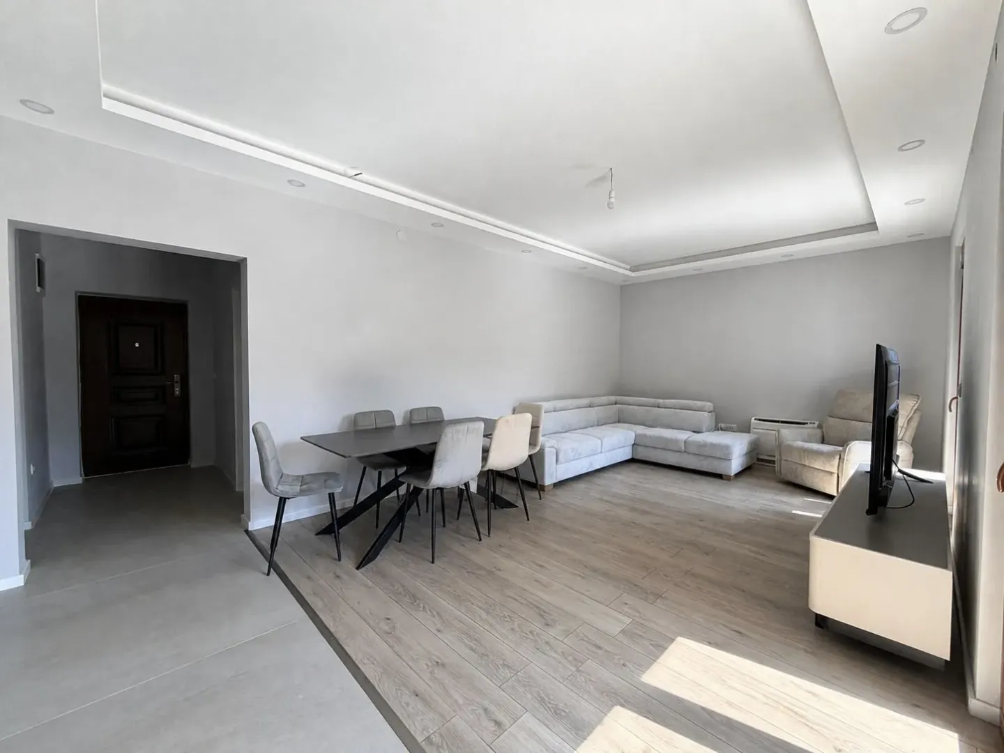 Sale, two bedroom apartment, 104m², Bečići, Budva
