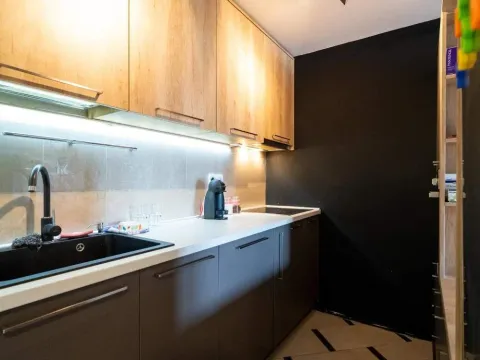 Sale, three bedroom apartment, 90m², Budva, Crna Gora - image 11