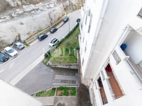 Izdavanje, garsonjera, 25m², Vezirov Most, Podgorica - image 6