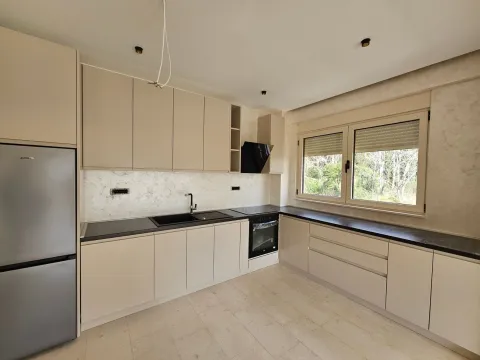 Prodaja, dvosoban stan, 94m², Bečići, Budva - image 16