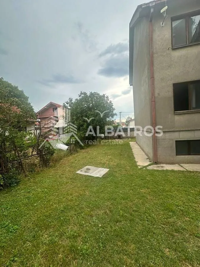 Prodaja, kuća, 400m², Zagorič, Podgorica