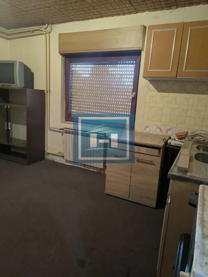 Sale, house, 350m², Ćuprija, Srbija