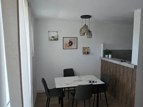 Rent, two bedroom apartment, 60m², Podkošljun, Budva - image 2
