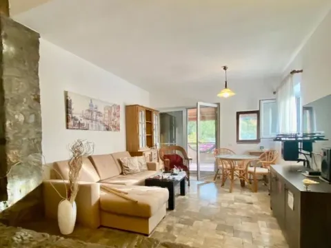 Izdavanje, kuća, 190m², Kruče, Ulcinj - image 3