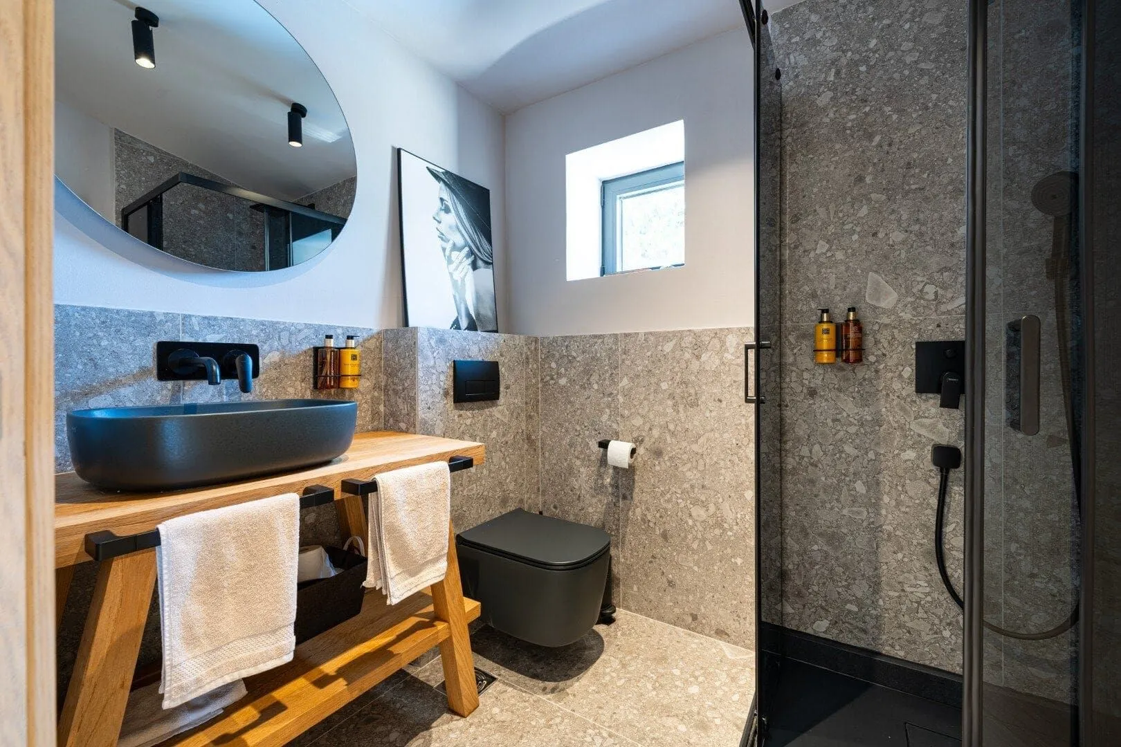 Sale, house, 374m², Drobni pijesak, Budva