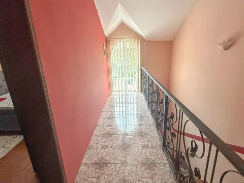 Izdavanje, kuća, 250m², Donja Gorica, Podgorica - image 3