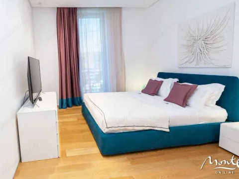 Prodaja, trosoban stan, 255m², Budva, Crna Gora - image 12