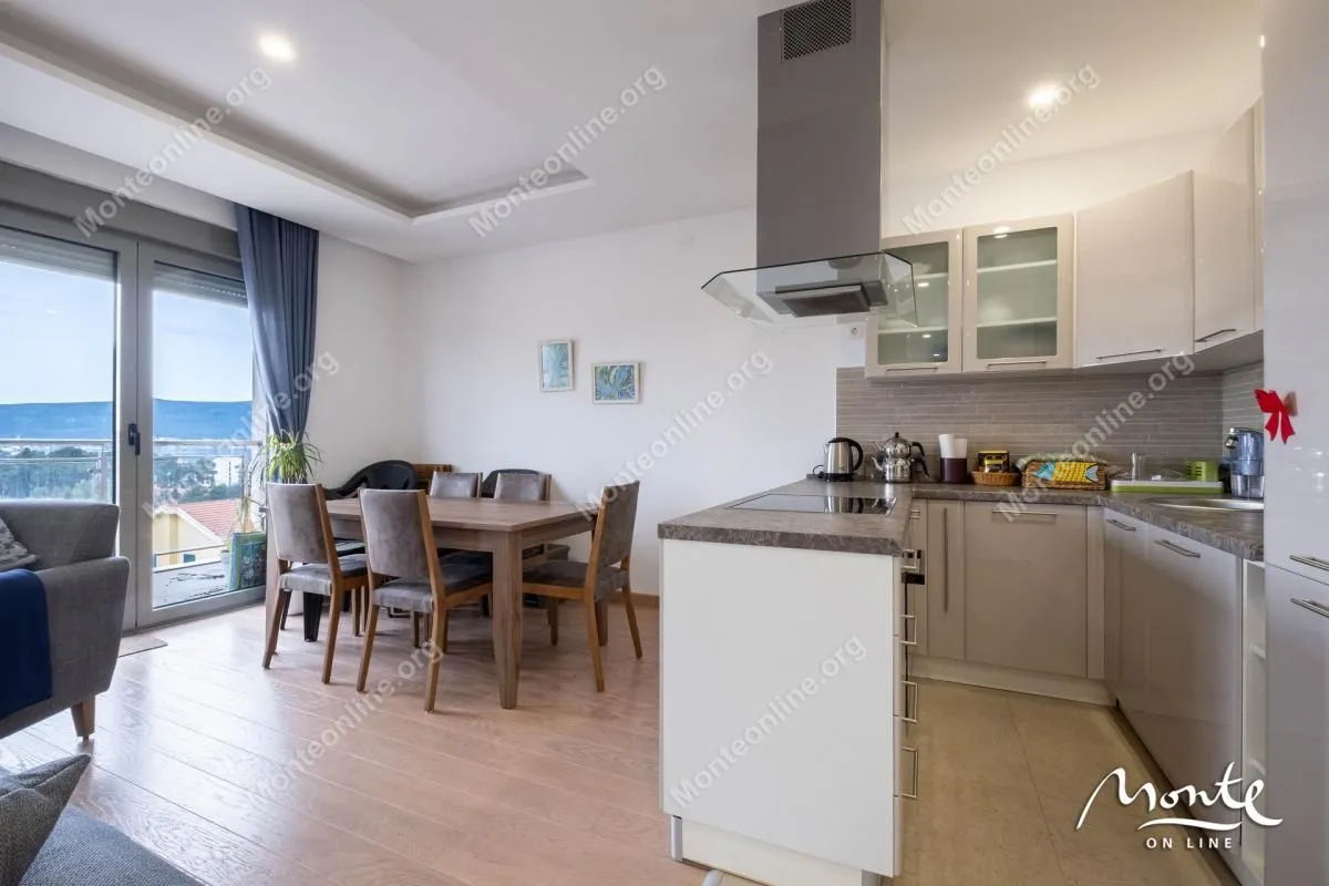 Prodaja, dvosoban stan, 87m², Tivat, Crna Gora