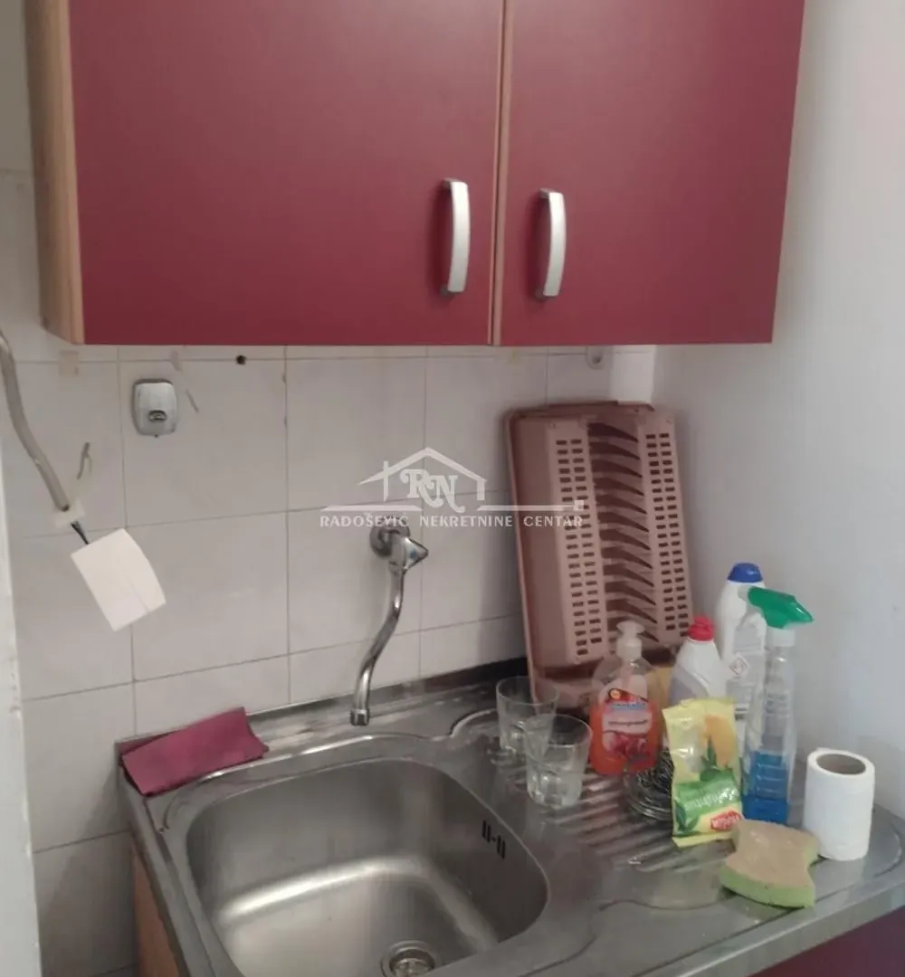 Rent, office space, 34m², Čukarica, Beograd