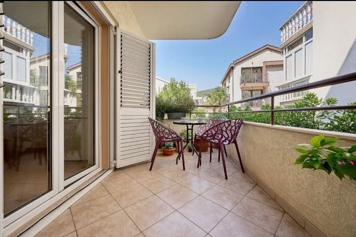 Sale, two bedroom apartment, 62m², Centar, Budva