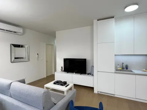 Rent, two bedroom apartment, 69m², Centar, Budva - image 3