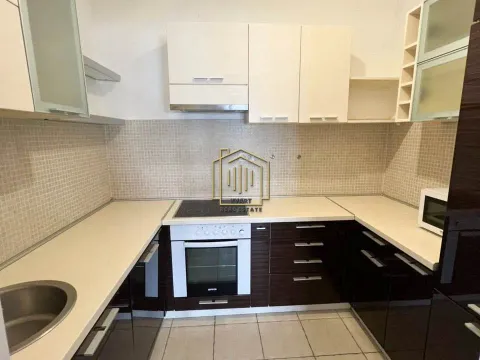 Prodaja, četvorosoban stan, 220m², Preko Morače, Podgorica - image 13