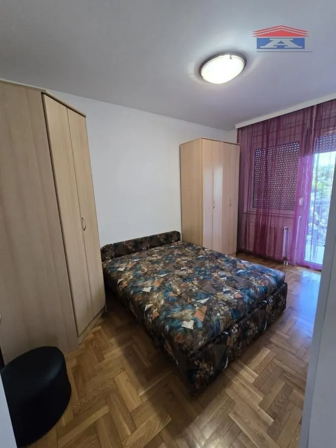 Izdavanje, trosoban stan, 64m², Sajmište, Novi Sad