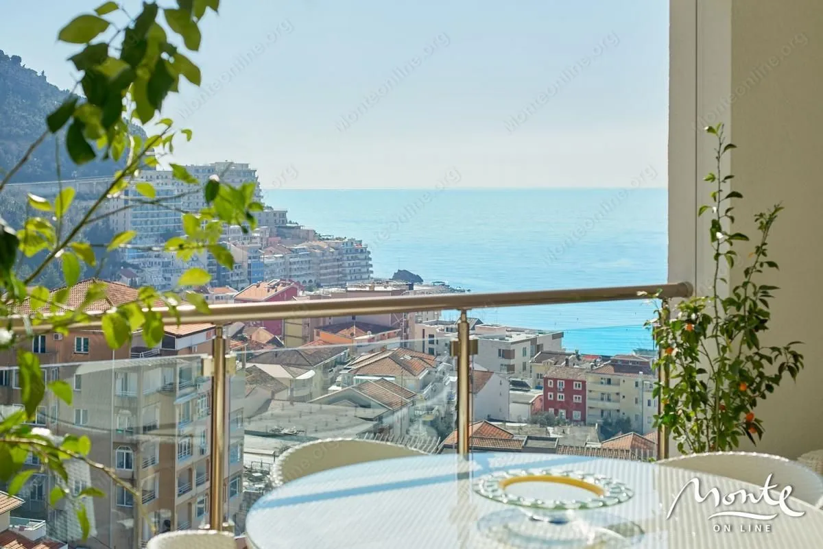 Sale, three bedroom apartment, 150m², Bečići, Budva