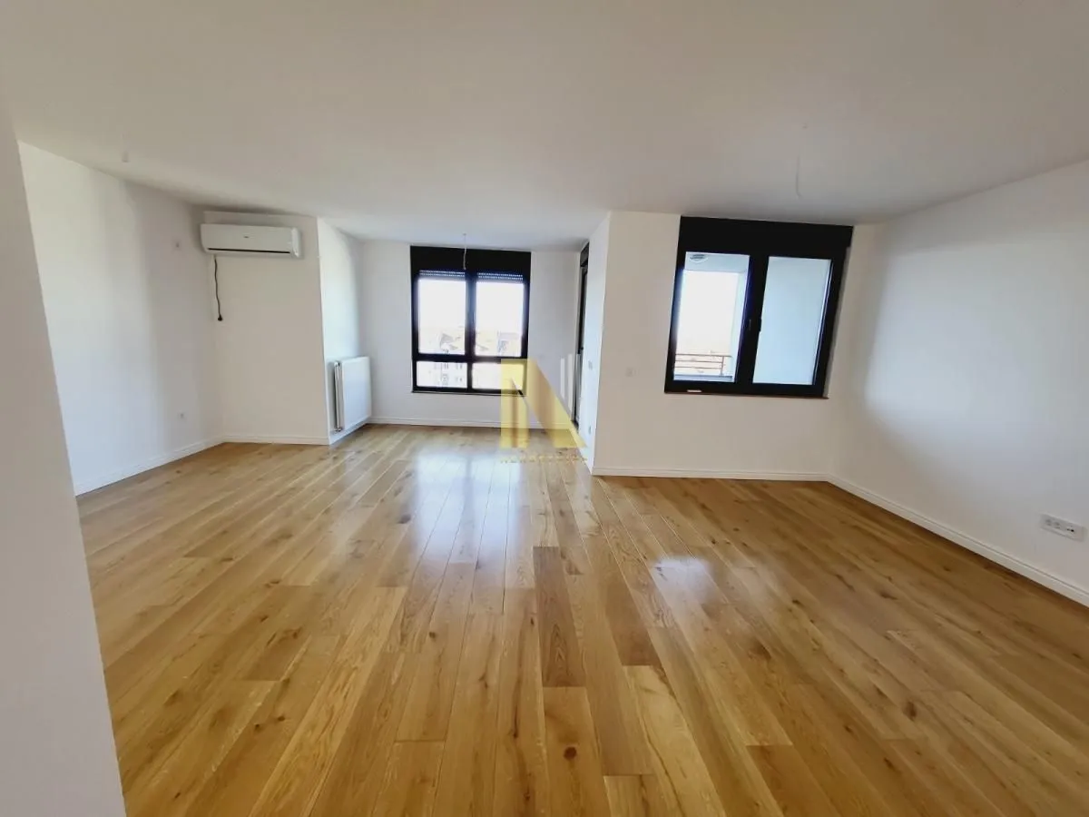 Prodaja, četvorosoban stan, 170m², Grbavica, Novi Sad Sve Podlokacije
