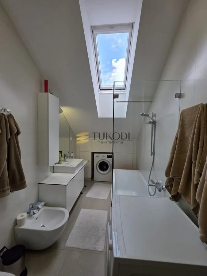 Prodaja, stan, 352m², Centar, Novi Sad