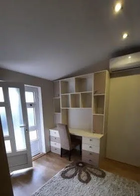 Izdavanje, dvosoban stan, 55m², Preko Morače, Podgorica