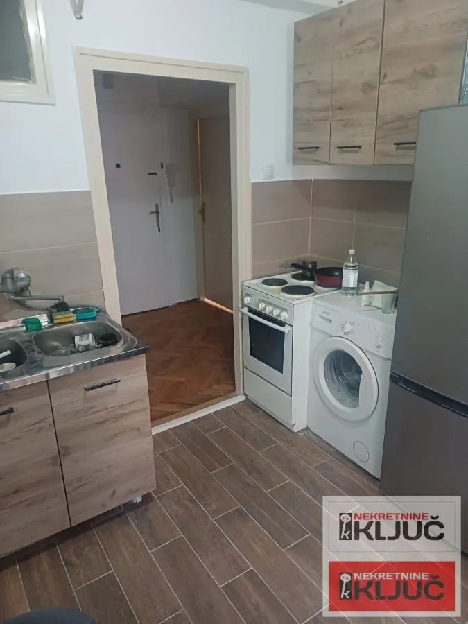 Prodaja, dvosoban stan, 48m², Grbavica, Novi Sad Sve Podlokacije