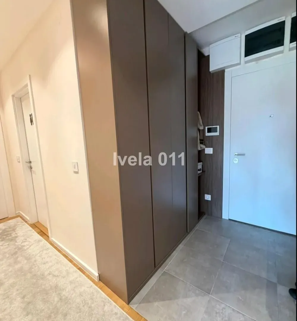 Prodaja, četvorosoban stan, 100m², Novi Beograd Blok 63, Novi Beograd Sve Podlokacije
