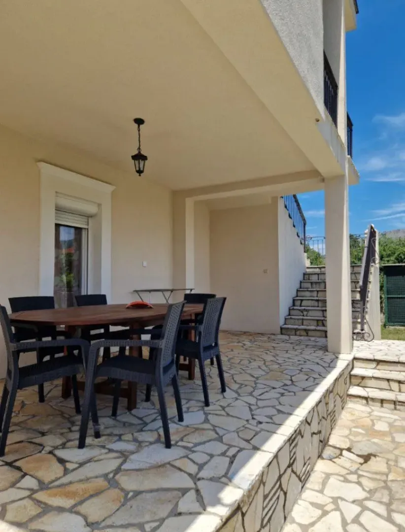 Rent, house, 94m², Masline, Podgorica