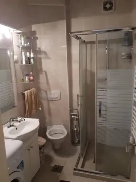 Izdavanje, jednosoban stan, 66m², Centar, Cetinje - image 7