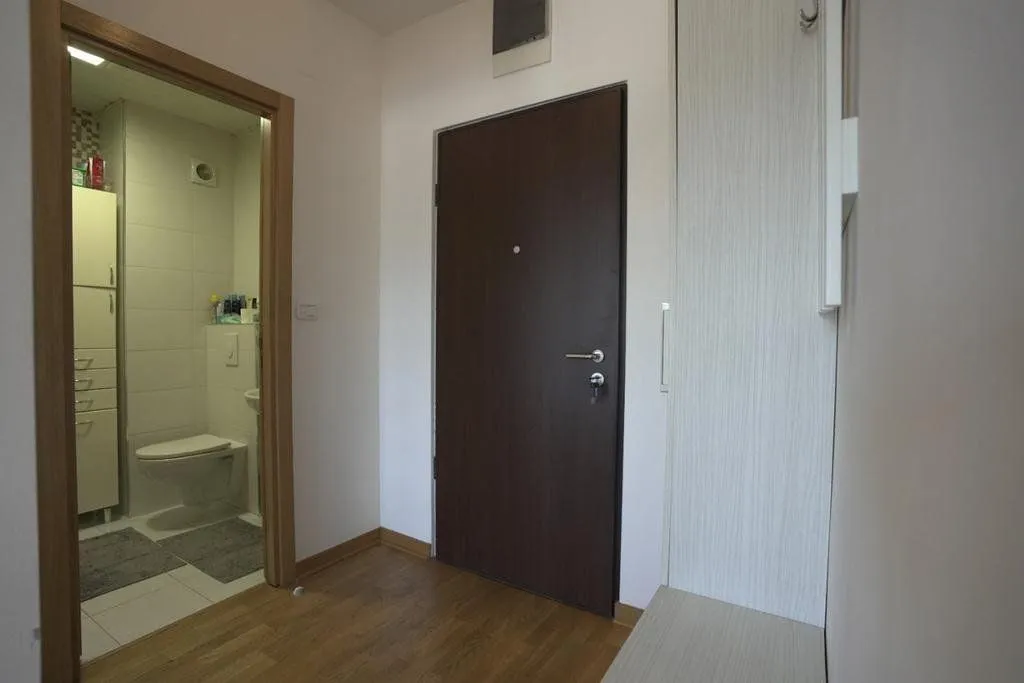 Izdavanje, jednosoban stan, 46m², City Kvart, Podgorica