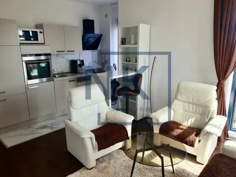 Rent, two bedroom apartment, 51m², 1 maj, Podgorica - image 2