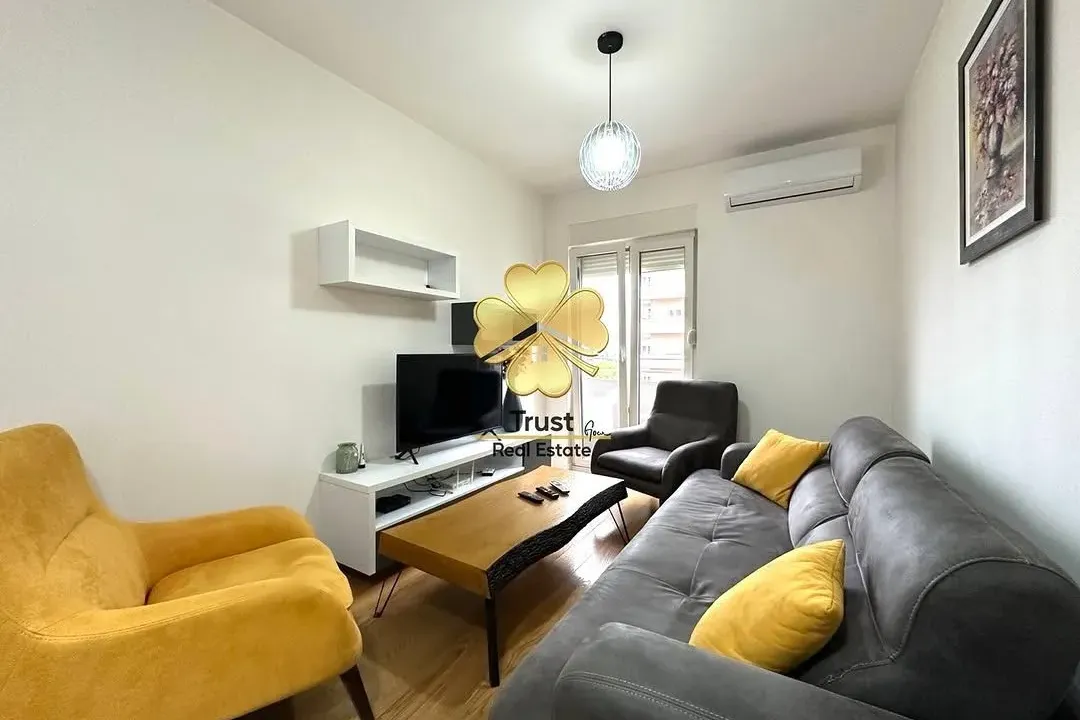 Izdavanje, jednosoban stan, 43m², Central Point, Podgorica