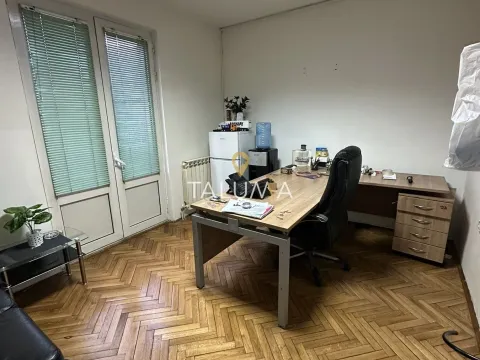 Izdavanje, kuća, 360m², Momišići, Podgorica - image 10