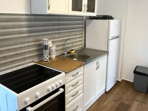 Rent, one bedroom apartment, 40m², Radanovići, Kotor - image 11