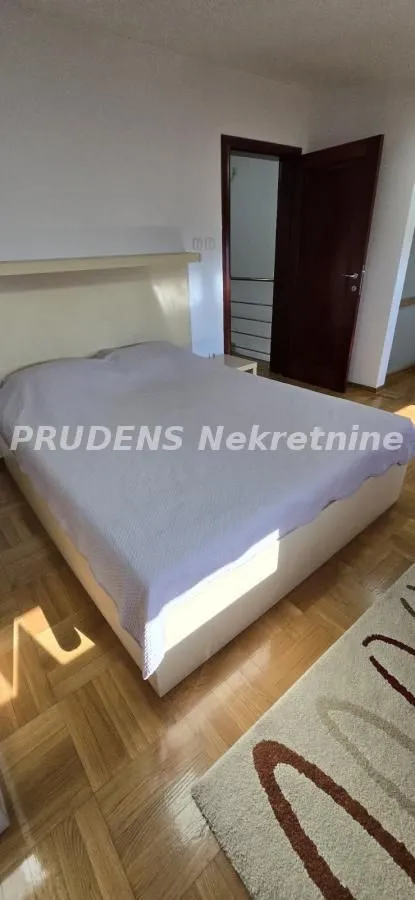 Prodaja, trosoban stan, 84m², Crveni Krst, Beograd