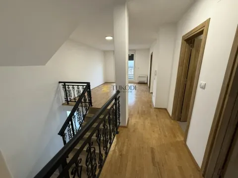 Prodaja, trosoban stan, 80m², Mišeluk, Petrovaradin - image 2