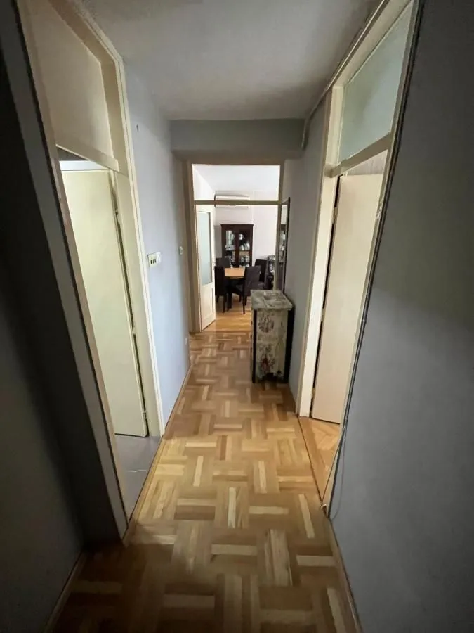 Izdavanje, dvosoban stan, 51m², Centar, Niš