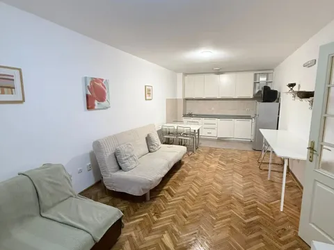 Sale, two bedroom apartment, 80m², Bečići, Budva - image 1