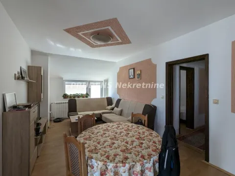Sale, house, 220m², Zemun Ugrinovci, Zemun Sve Podlokacije - image 13
