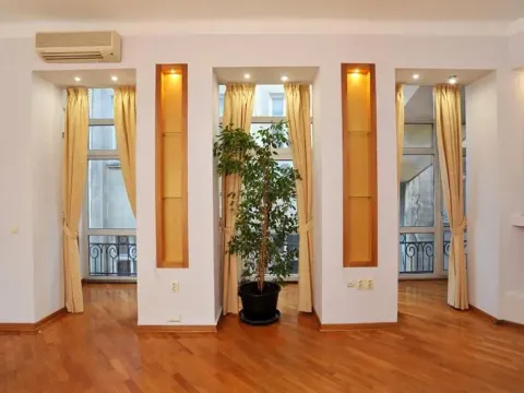 Izdavanje, poslovni prostor, 160m², Stari Grad, Beograd - image 3