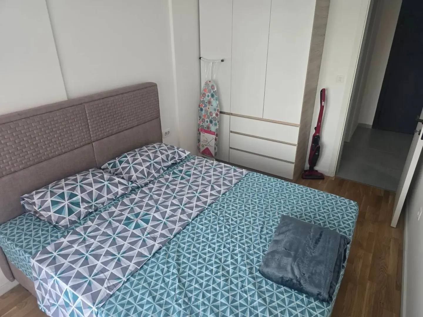 Izdavanje, jednosoban stan, 47m², Stari Aerodrom, Podgorica