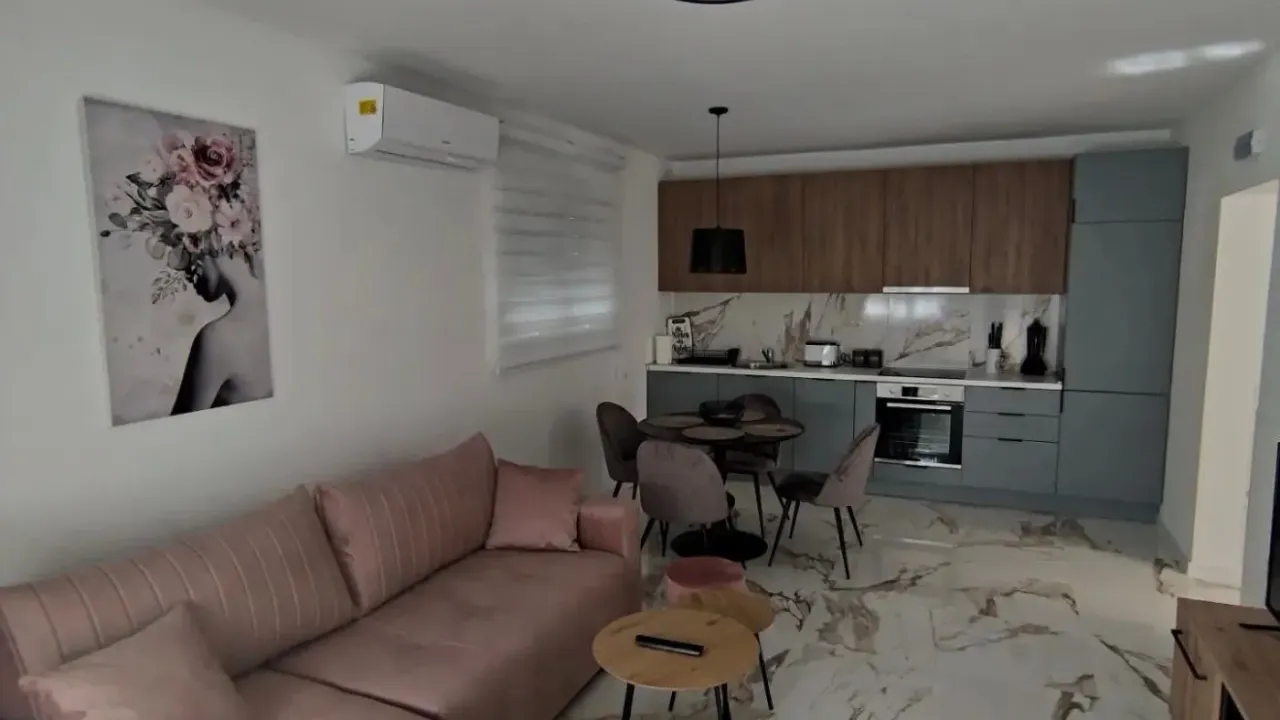 Izdavanje, jednosoban stan, 50m², Donja Lastva, Tivat