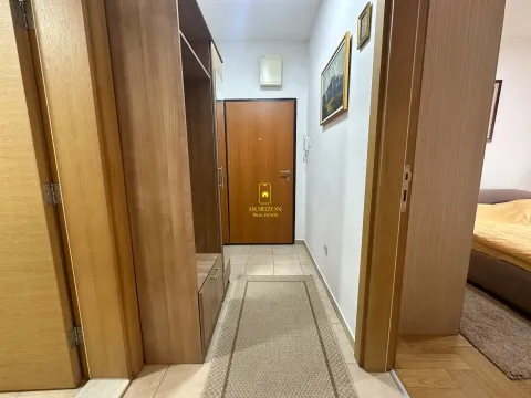 Prodaja, jednosoban stan, 50m², Krivi Most, Podgorica - image 6