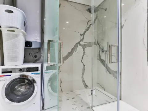 Prodaja, dvosoban stan, 182m², Budva, Crna Gora - image 3