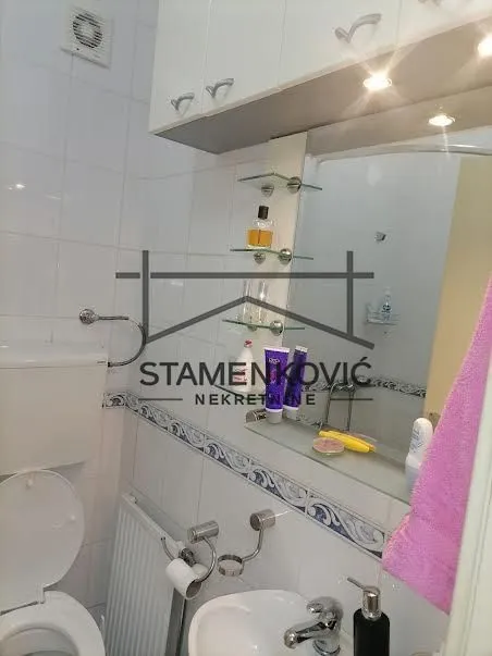 Prodaja, trosoban stan, 71m², Salajka, Novi Sad Sve Podlokacije