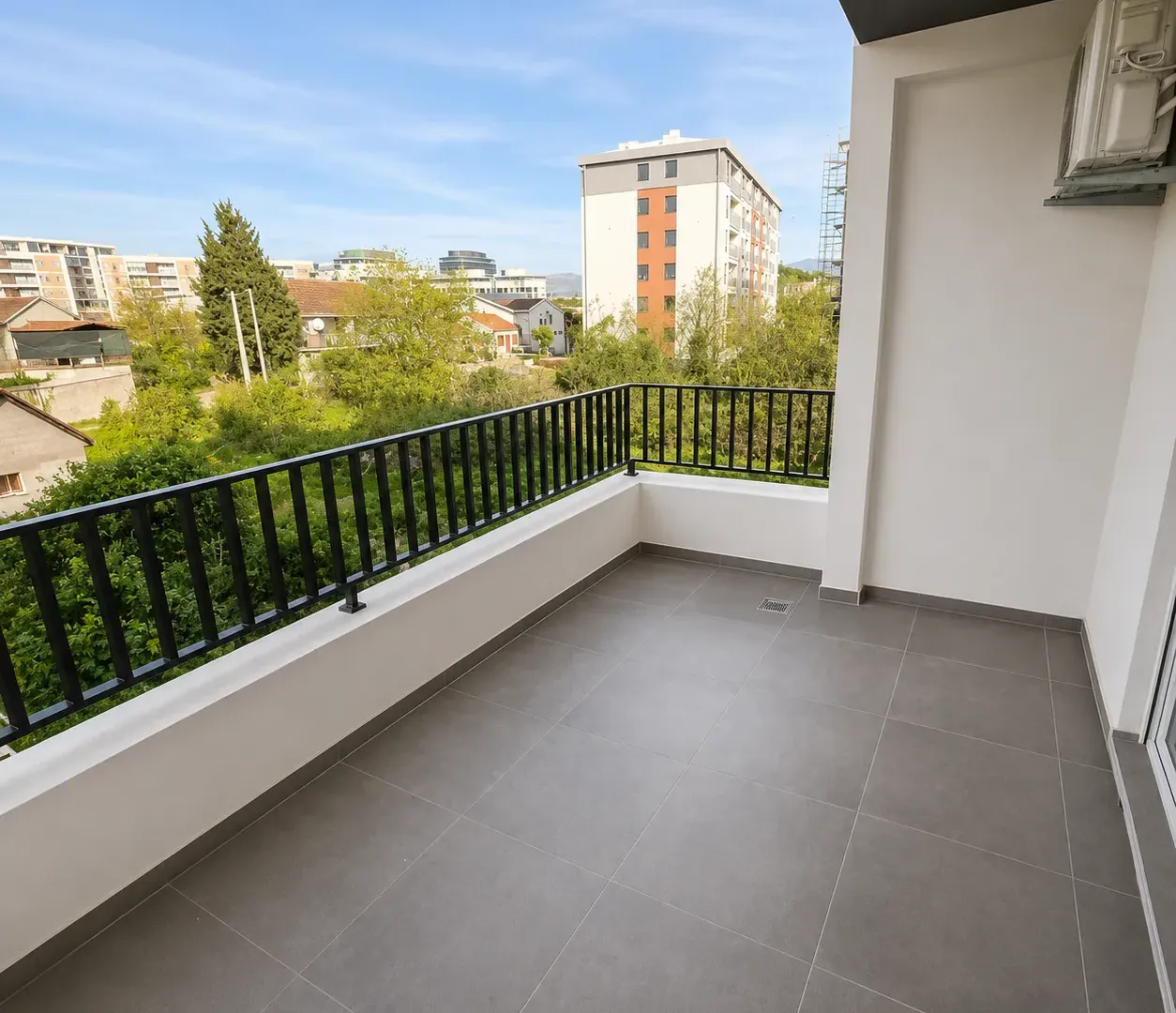 Izdavanje, jednosoban stan, 56m², Central Point, Podgorica