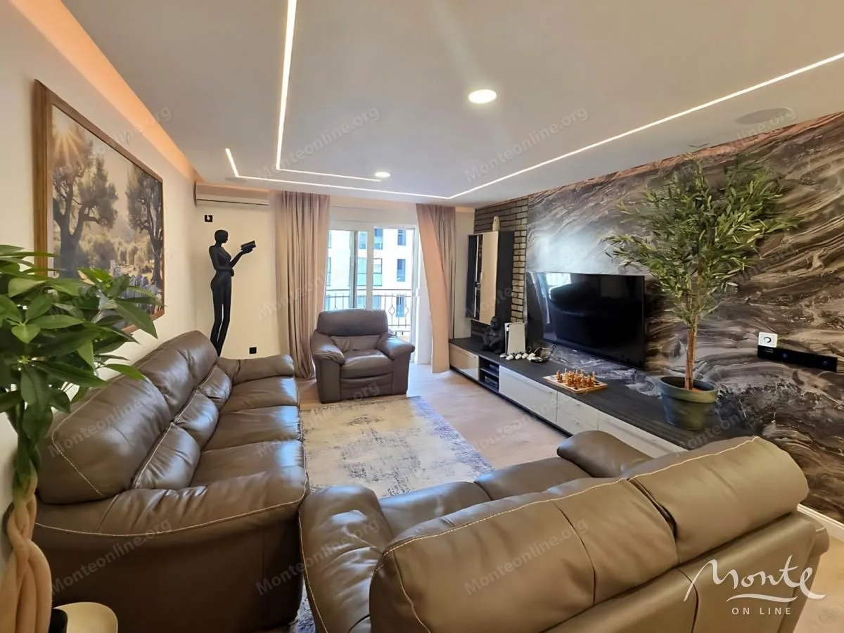 Prodaja, trosoban stan, 106m², Bečići, Budva